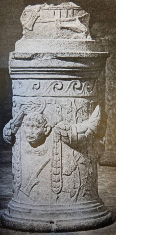 Fig. 7 a : Autel cylindrique et octogonal d’Altinum