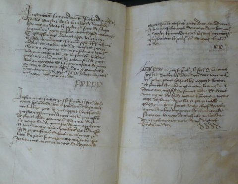 Fig. 5 : La pratique de la cotation dans le cartulaire de 1478 – AMR, FA, C703, L34, fol. 94v-95r © Emmanuel Melin