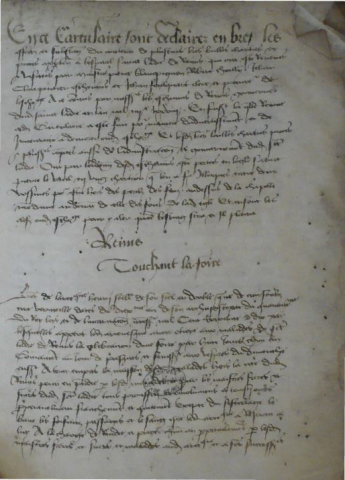Fig. 1 : Le cartulaire de Saint-Ladre (1478) – AMR, FH D1*, fol. 1 © Emmanuel Melin