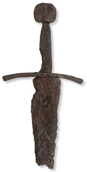 Fig. 9 : Épée n° 849.48.4, XIIe siècle. Musée Dobrée, Nantes © H. Neveu-Dérotrie / Musée Dobrée - Grand Patrimoine de Loire-Atlantique