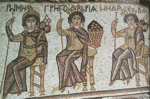 Fig. 14 : Madaba (Jordanie), mosaïque du Hall d’Hippolyte, VIe siècle. Détail : tychai de Rome, Grègoria et Madaba © Michele Piccirillo, Mosaïques byzantines de Jordanie, Lyon, Association Lyonnaise pour la Sauvetage des Sites Médiévaux, 1989, p. 238